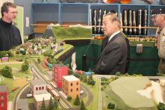 190_train_show155